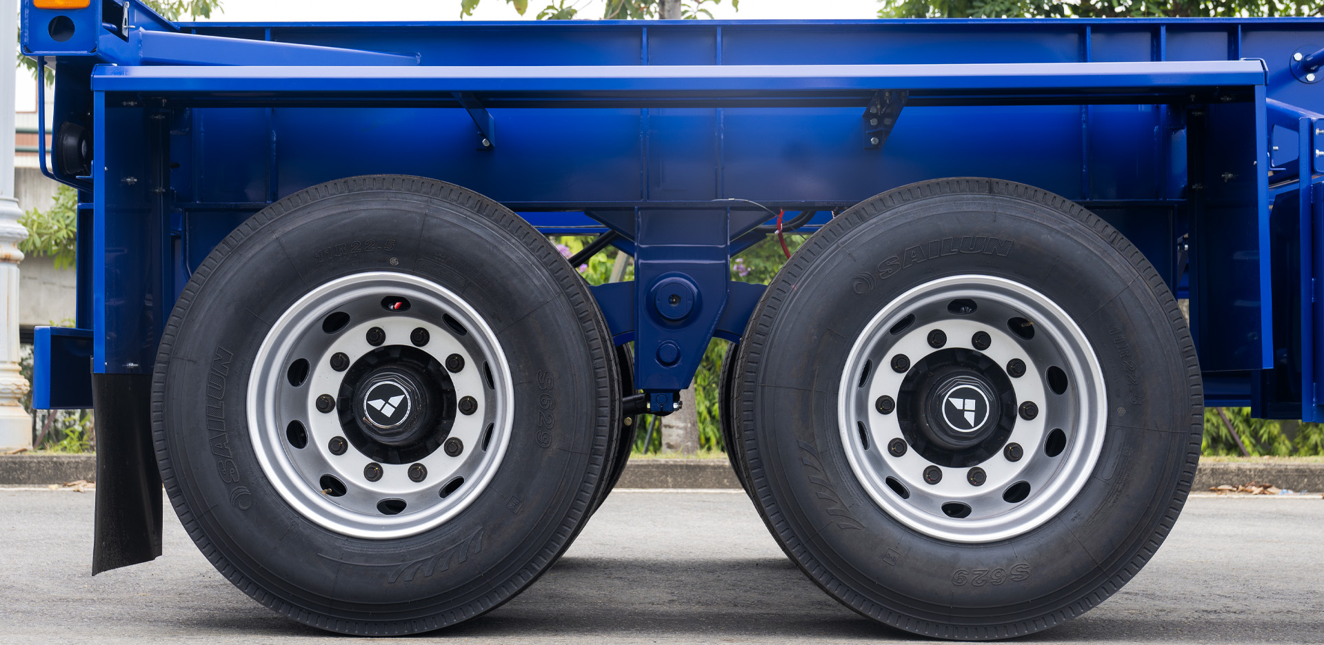 Sơ mi rơ moóc Xương Thaco Trailers 40’ 2 trục 8 khóa (1)