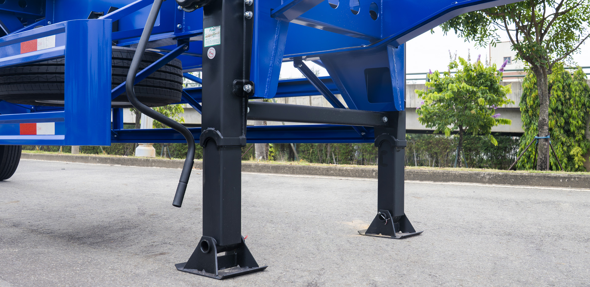 Sơ mi rơ moóc Xương Thaco Trailers 40’ 2 trục 8 khóa (1)