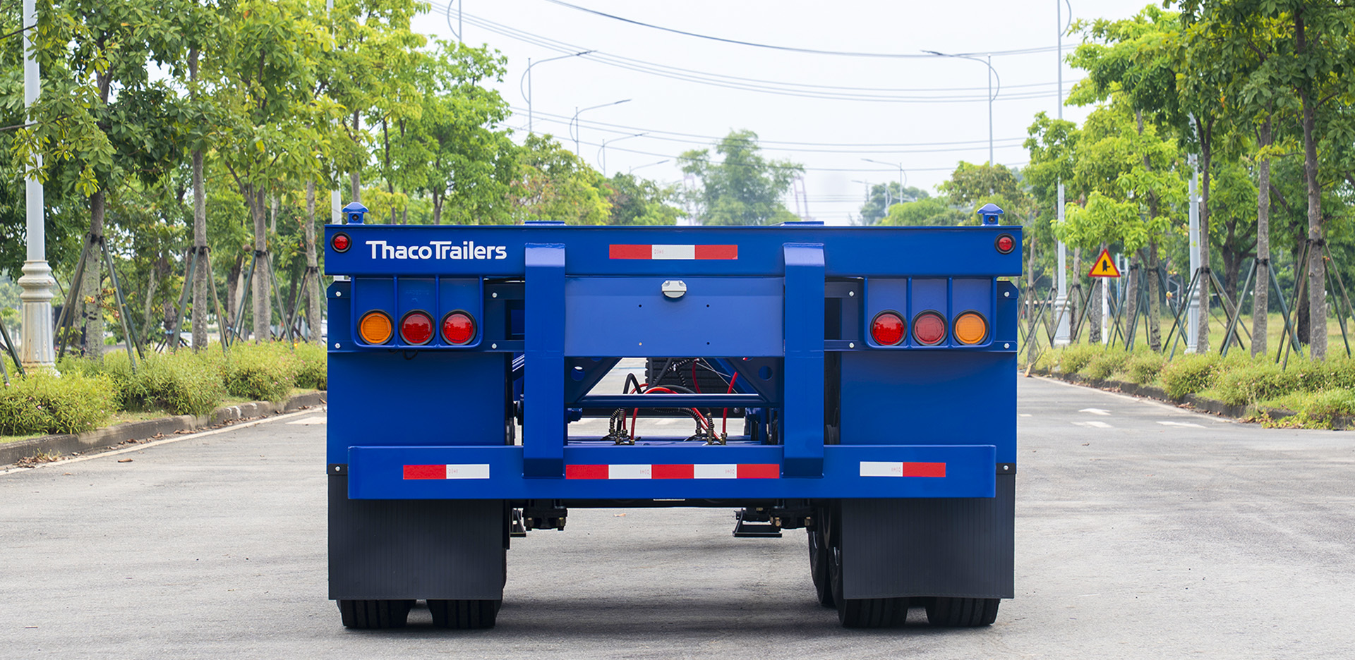 Sơ mi rơ moóc Xương Thaco Trailers 40’ 2 trục 8 khóa (1)